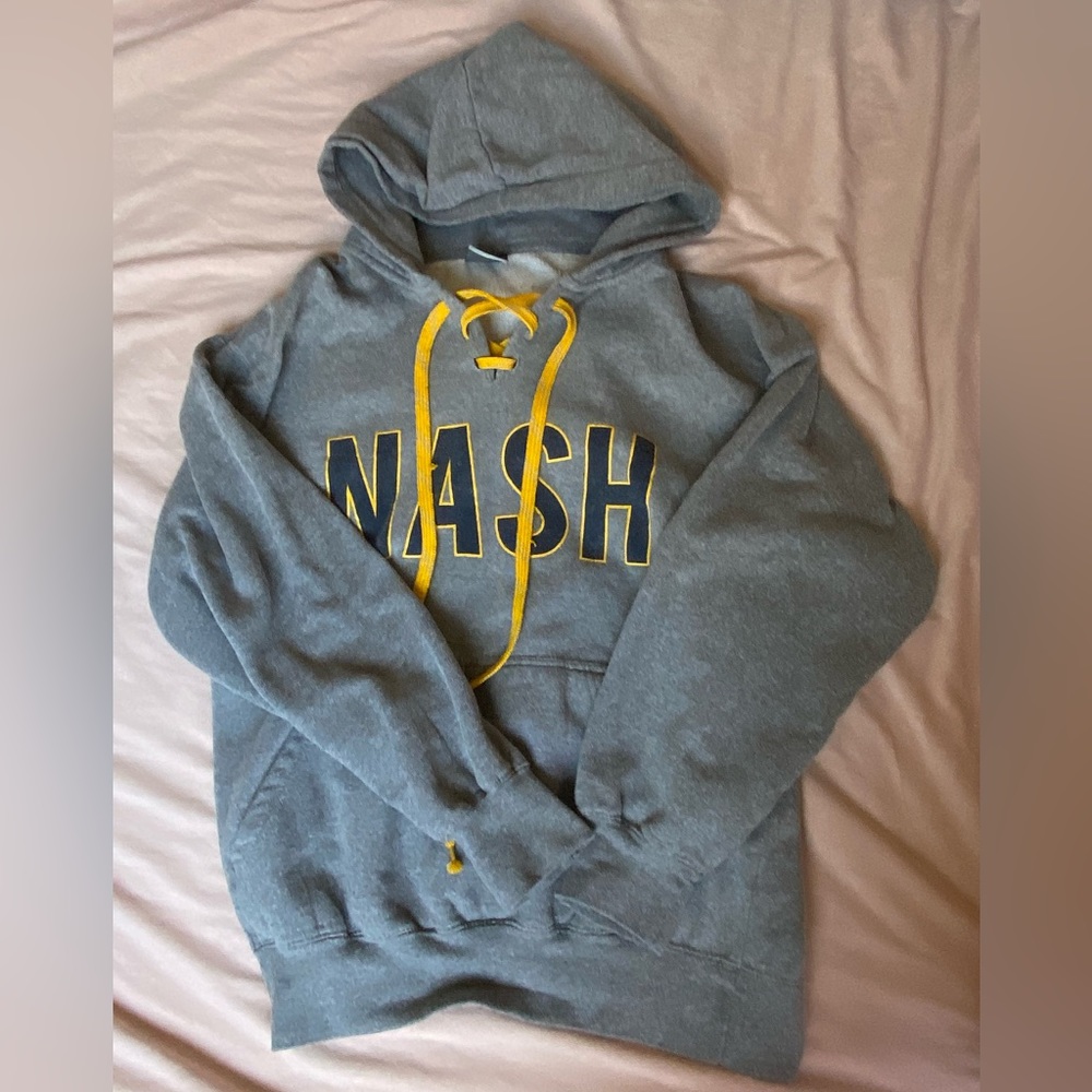 nashville tennessee souvenir sweatshirt!!